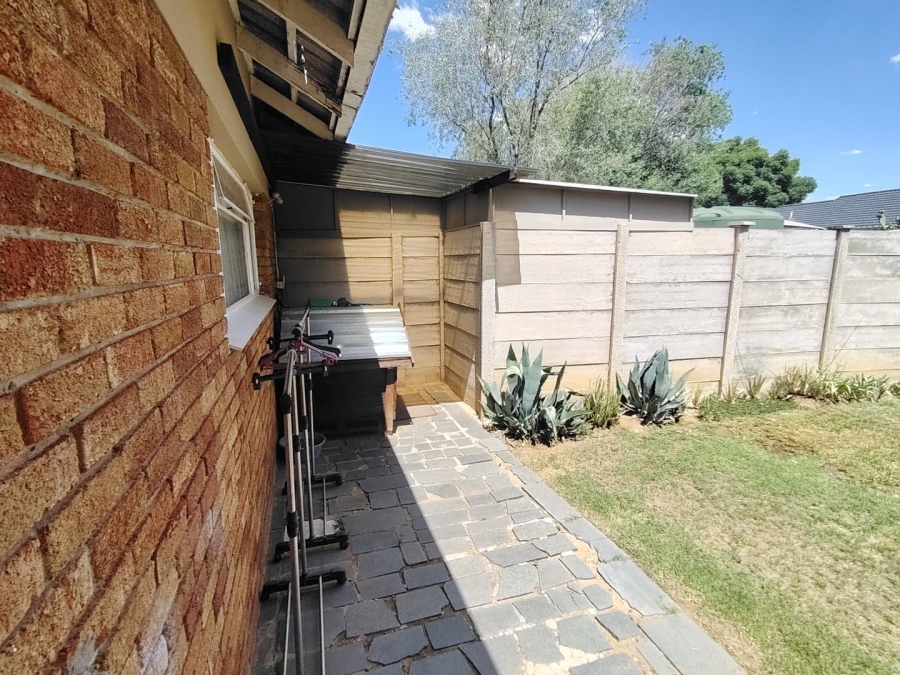 2 Bedroom Property for Sale in Pellissier Free State